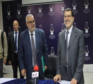 الملك انتصر لمحيطه وطرد بنكيران: القصر المغربي لا يطيقه ولا يريد حزبه في المعارضة
