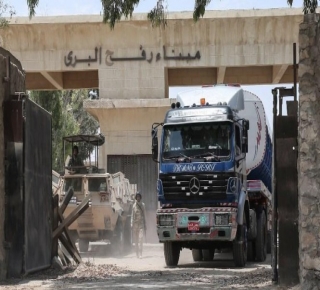 مصر السيسي تسحب تدريجيا ملف حماس من قطر بتمكين دحلان من غزة