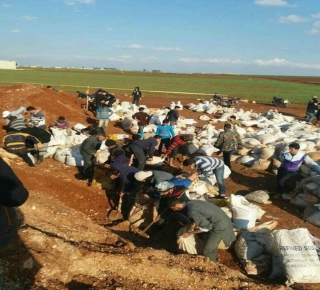 ثورة كبيرة عبثت بها عقول صغيرة وأفكار مريضة