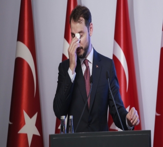 لماذا تعمَق الشرخ بين تركيا وأمريكا: يطمح أردوغان إلى الإثبات بأنه ليس في جيب أي قوة عظمى