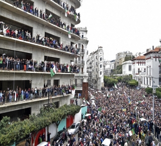 النظام يبحث له عن حل: الحرب النفسية تشتد والحراك الشعبي ينجح في التصعيد بالإضراب